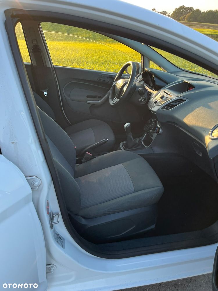 Ford Fiesta - 2