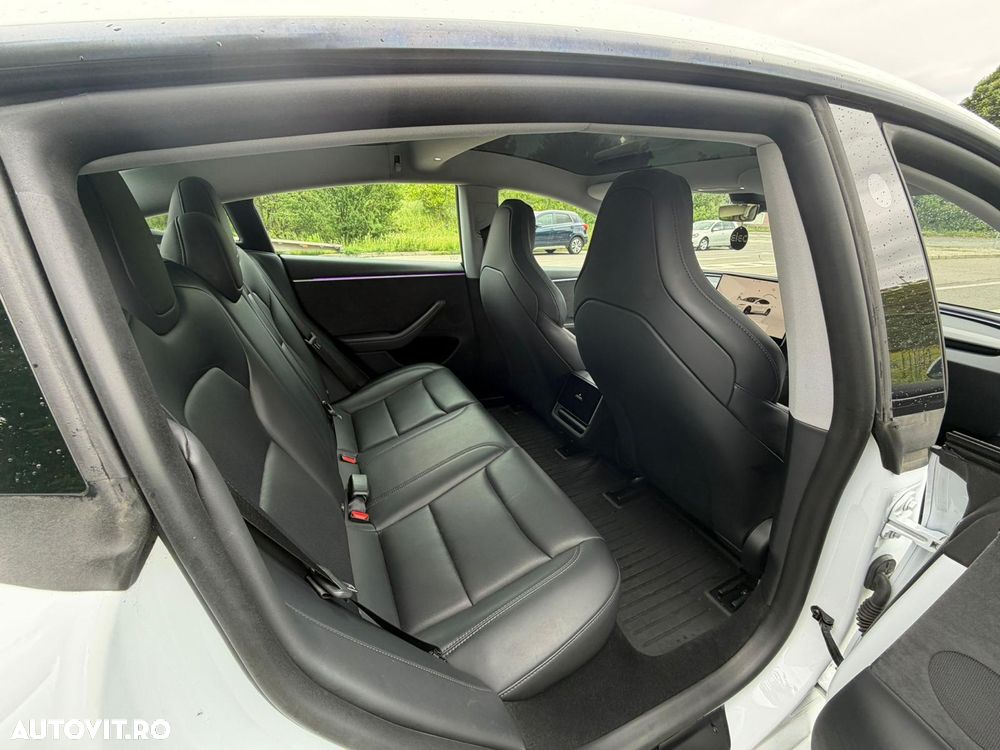 Tesla Model 3 Performance - 12