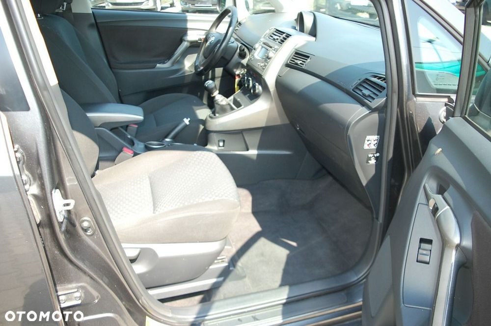 Toyota Verso - 7