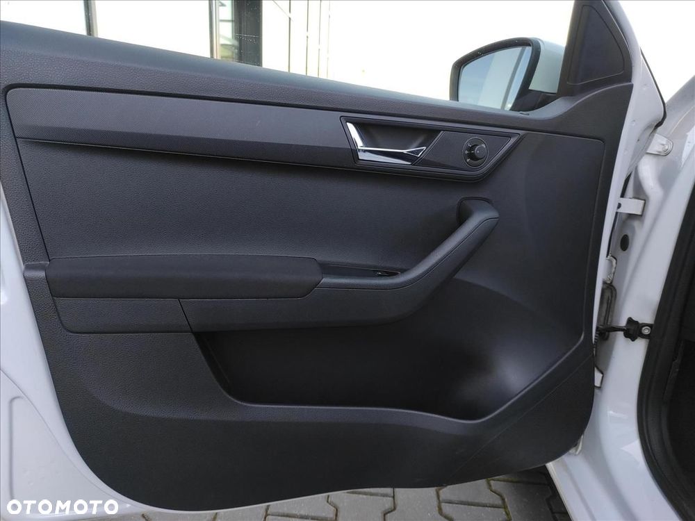 Skoda Fabia 1.0 TSI Ambition - 10