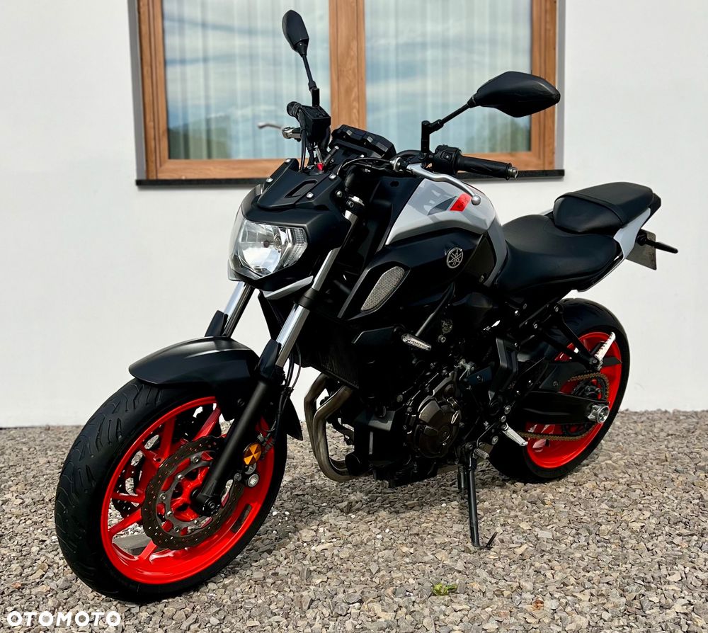 Yamaha MT - 6