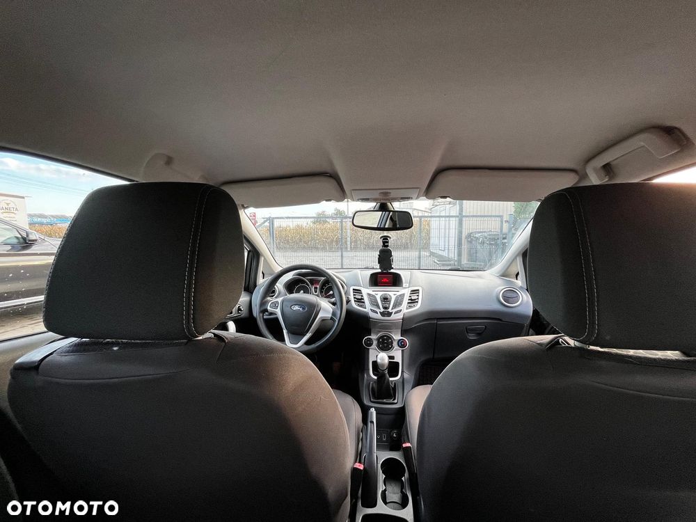 Ford Fiesta 1.4 Ghia - 23