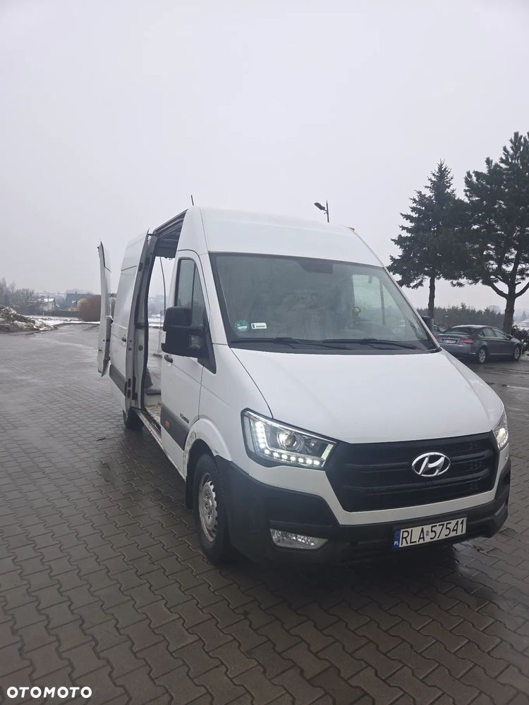Hyundai H350 - 1