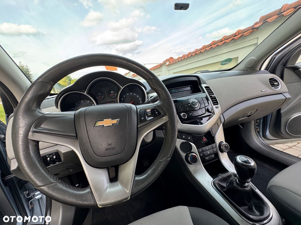 Chevrolet Cruze - 35