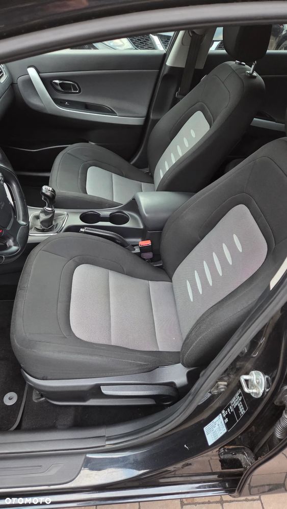 Kia Ceed 1.6 CRDi 128 Dream Team Edition - 17