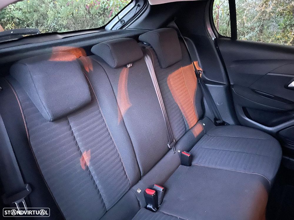 Peugeot 208 1.2 PureTech Allure EAT8 - 9