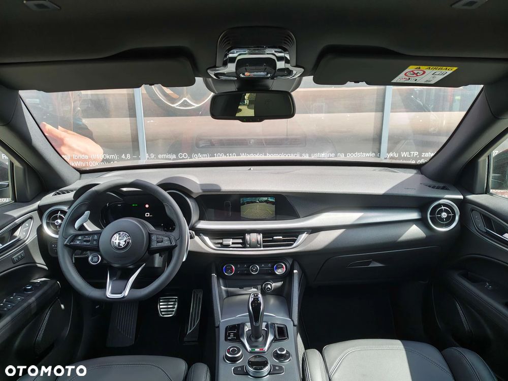 Alfa Romeo Stelvio - 13