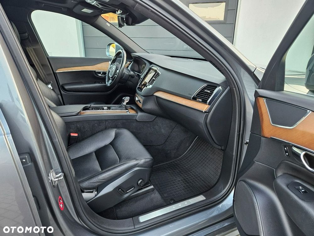 Volvo XC 90 T6 AWD Momentum 7os - 30