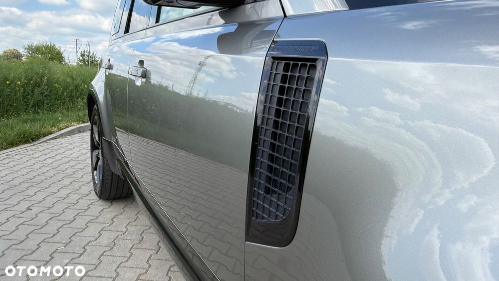 Land Rover Defender 3.0 D250 mHEV SE - 28