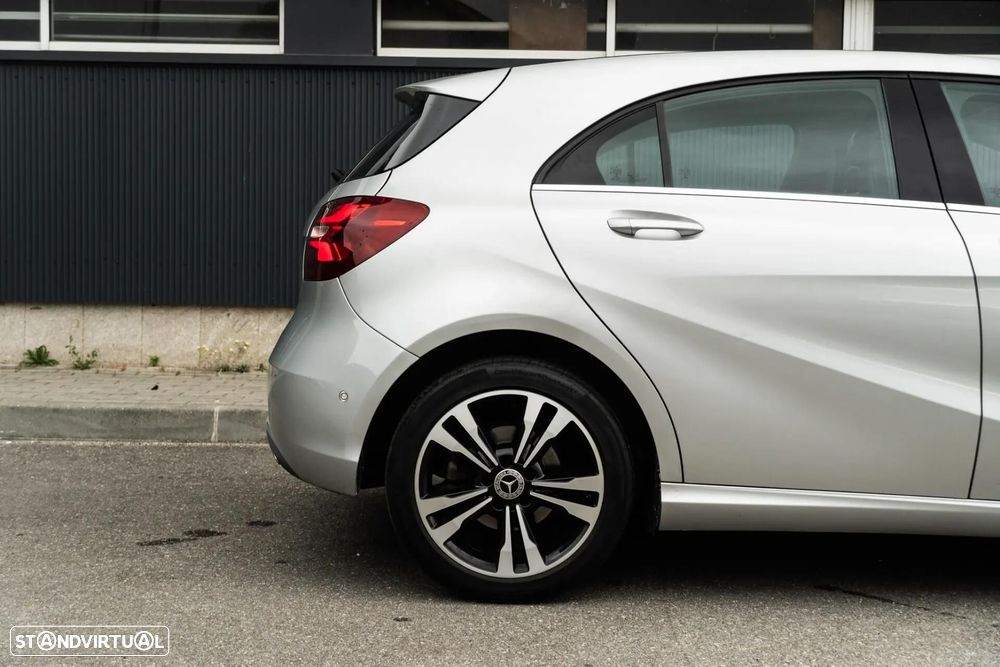 Mercedes-Benz A 180 d Style Plus Aut. - 32
