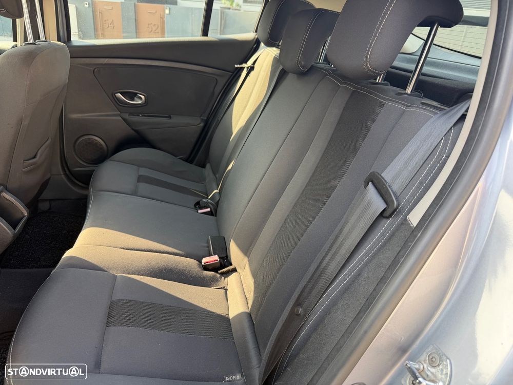 Renault Mégane 1.5 dCi Confort - 11