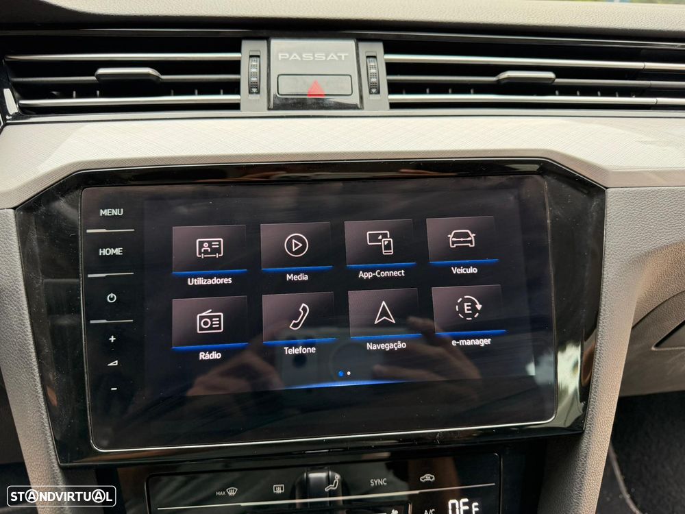 VW Passat Variant - 4