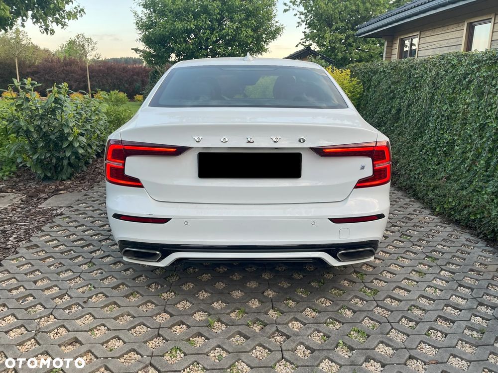 Volvo S60 T4 R-Design - 3