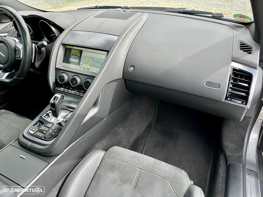 Jaguar F-Type 2.0 i4 R-Dynamic - 46
