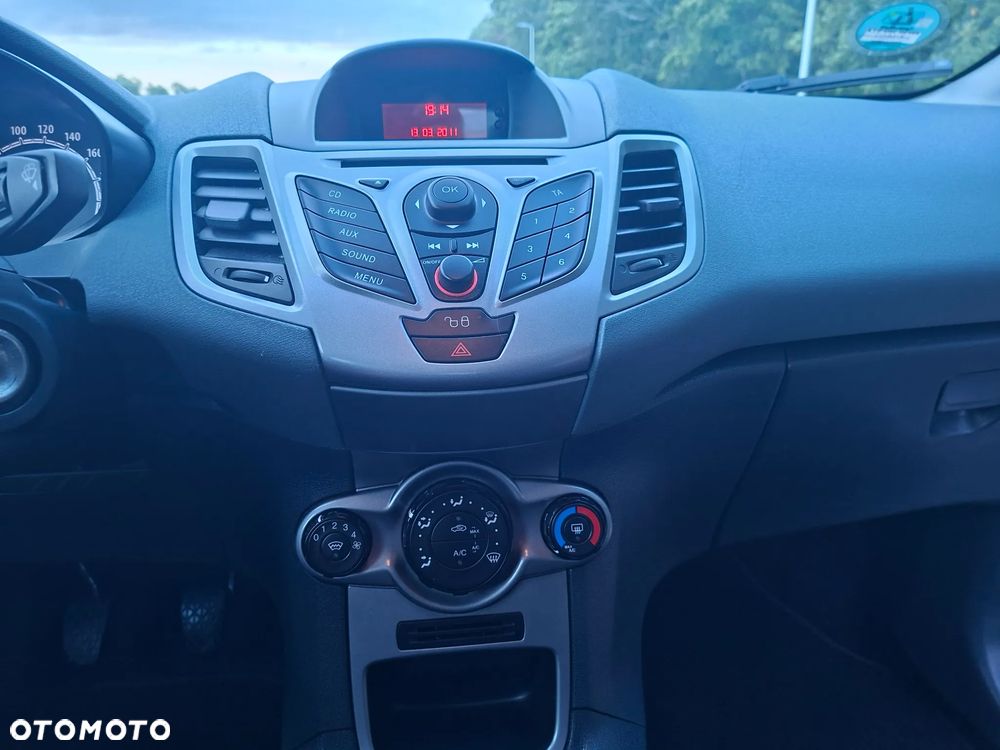 Ford Fiesta 1.25 Trend - 10