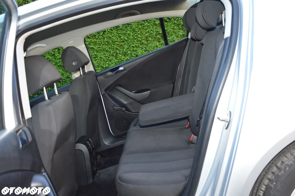 Volkswagen Passat 1.6 Trendline - 12