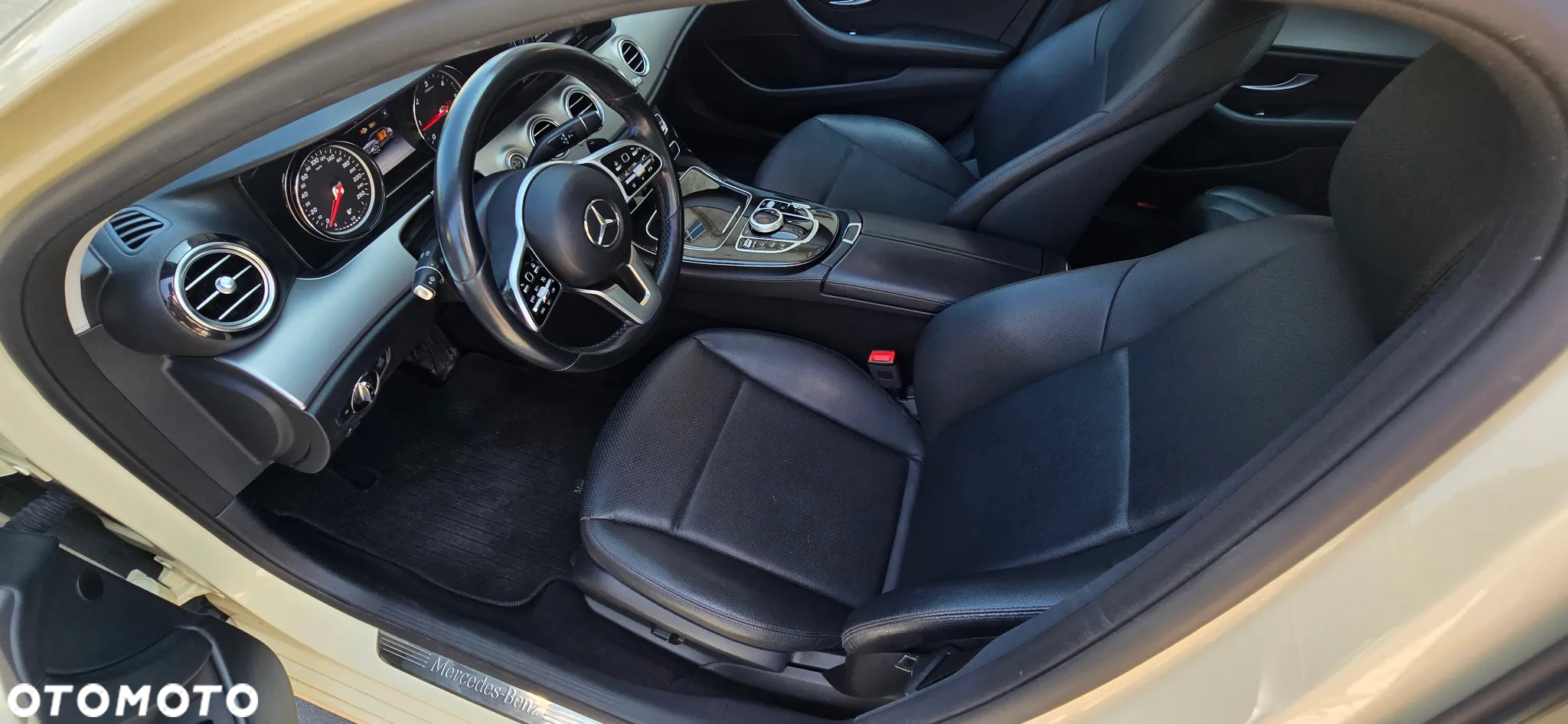 Mercedes-Benz Klasa E 200 d 9G-TRONIC - 11