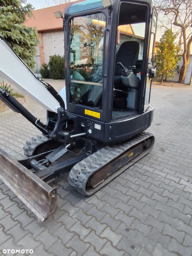 Bobcat e 32 - 18