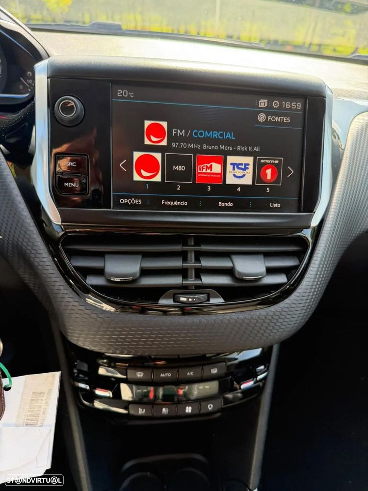 Peugeot 2008 - 9