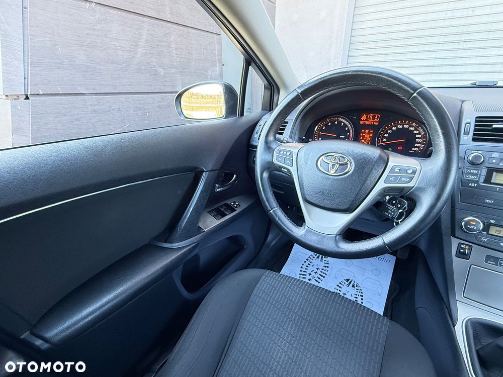 Toyota Avensis - 24