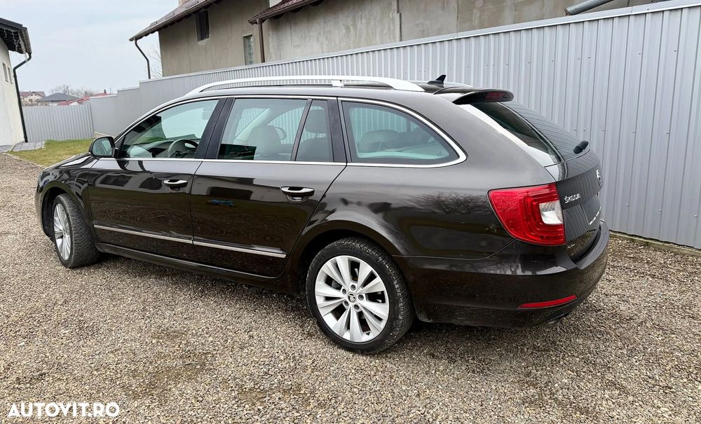 Skoda Superb 2.0 TDI 4X4 Laurin&Klement - 4