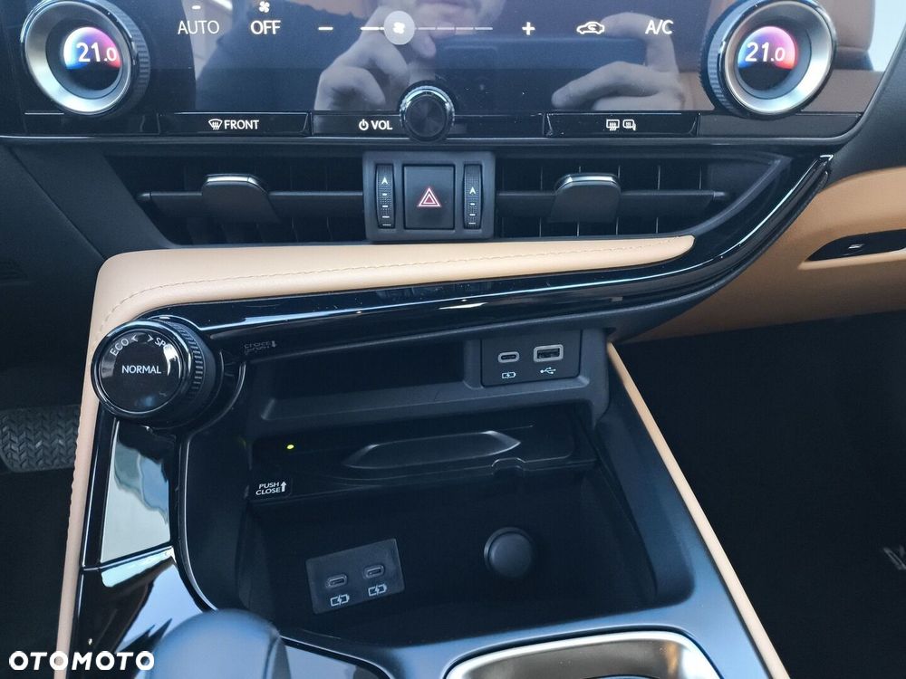 Lexus NX 450h+ Prestige AWD - 23