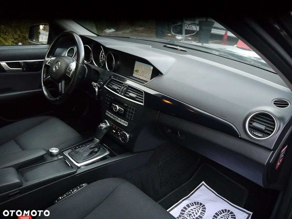 Mercedes-Benz Klasa C 220 CDI 7G-TRONIC Avantgarde Edition - 30