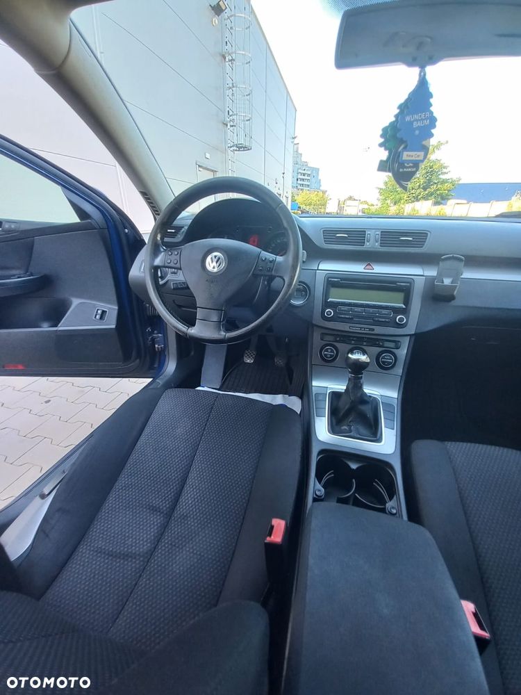 Volkswagen Passat - 34