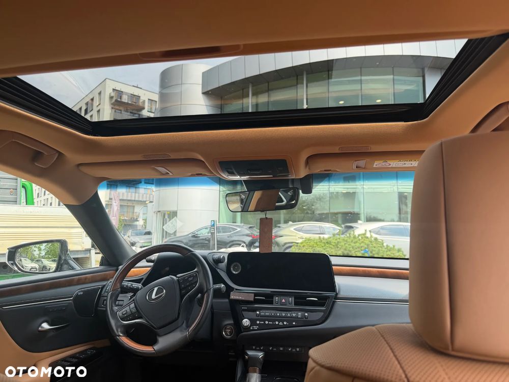 Lexus ES 300h Prestige - 16