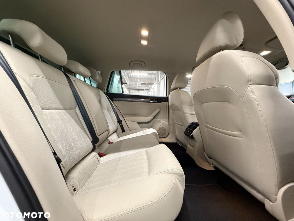 Skoda Superb 1.5 TSI ACT Style DSG - 24