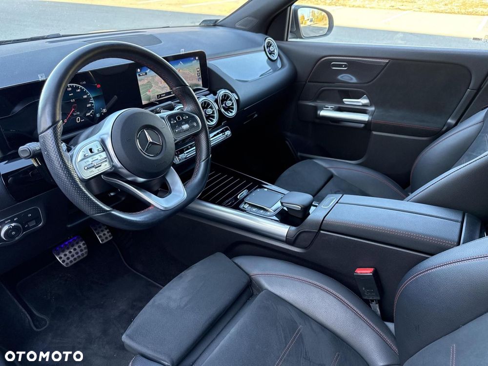 Mercedes-Benz GLA - 11