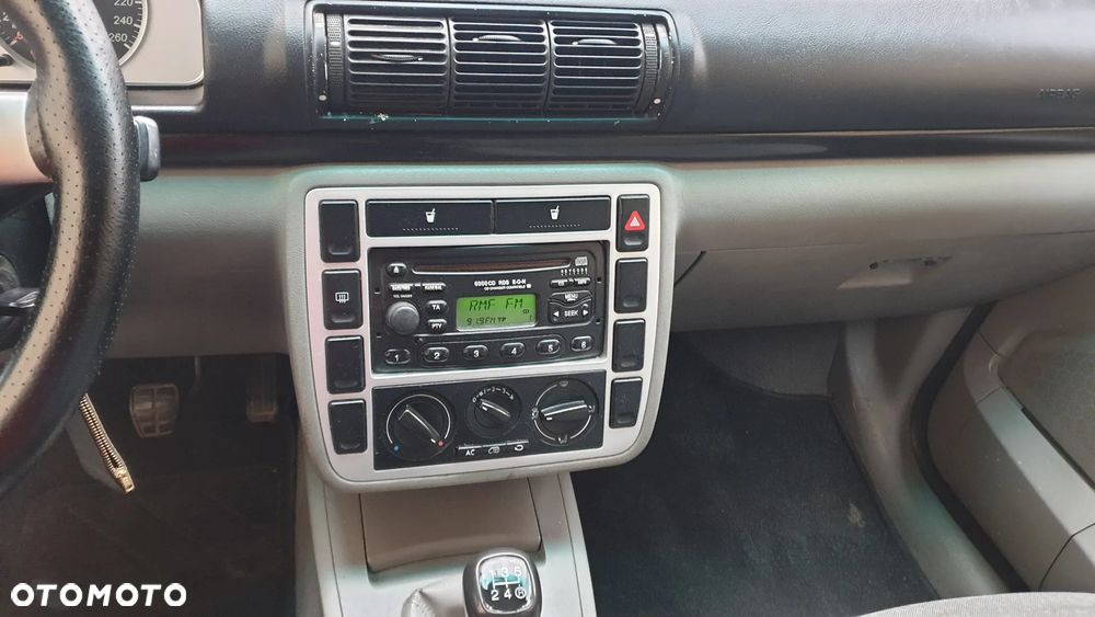 Ford Galaxy 2.0 GLX - 24