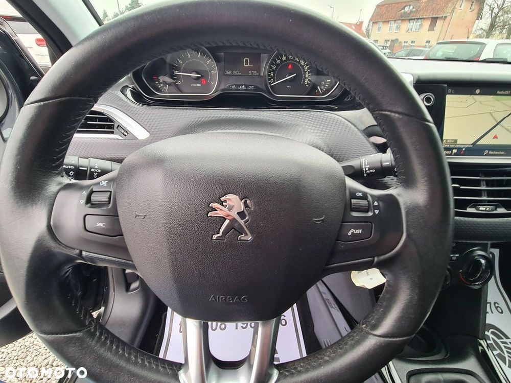 Peugeot 2008 1.2 Pure Tech GPF Signature S&S - 24