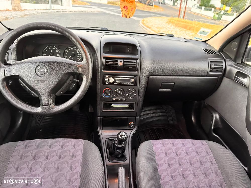 Opel Astra 1.2 Club - 4