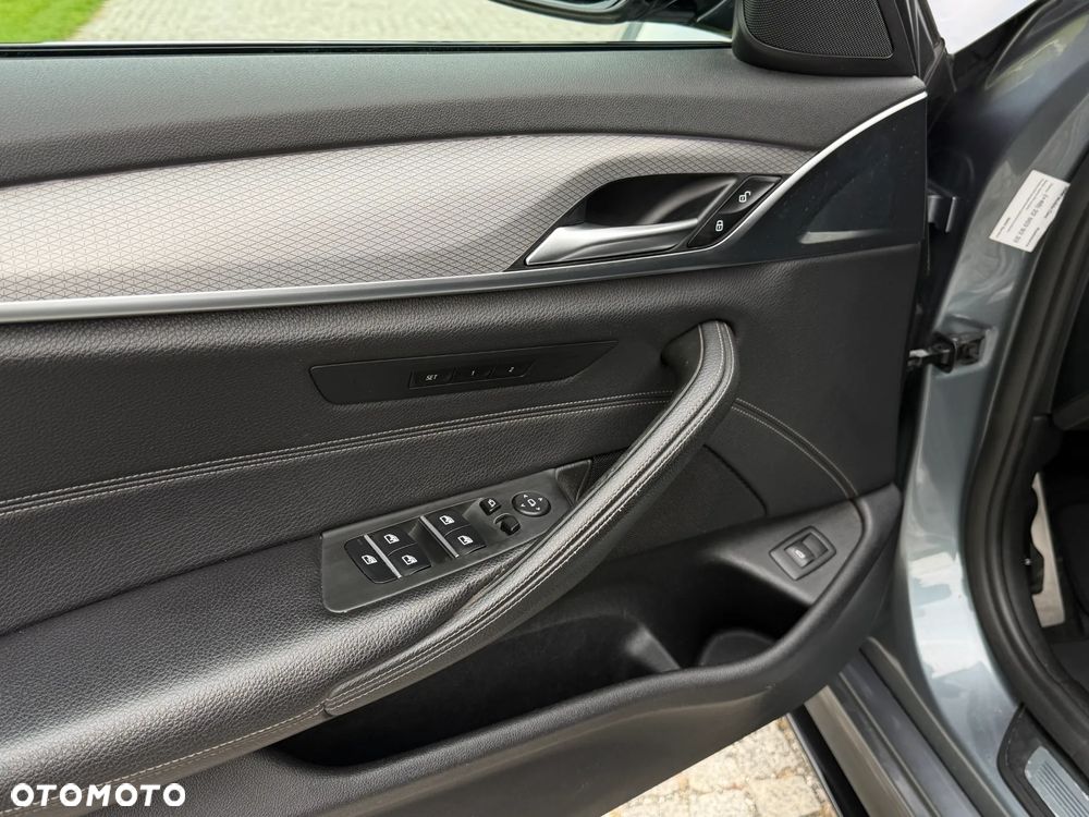 BMW Seria 5 520d M Sport sport - 18
