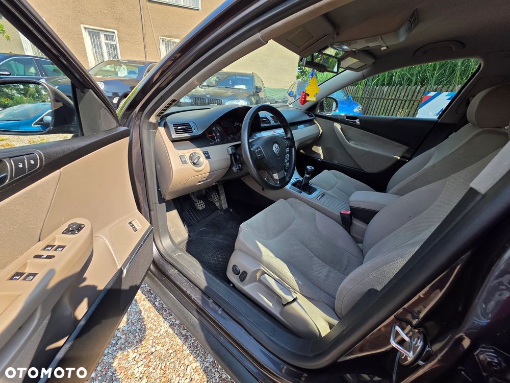 Volkswagen Passat 1.9 TDI Trendline - 10