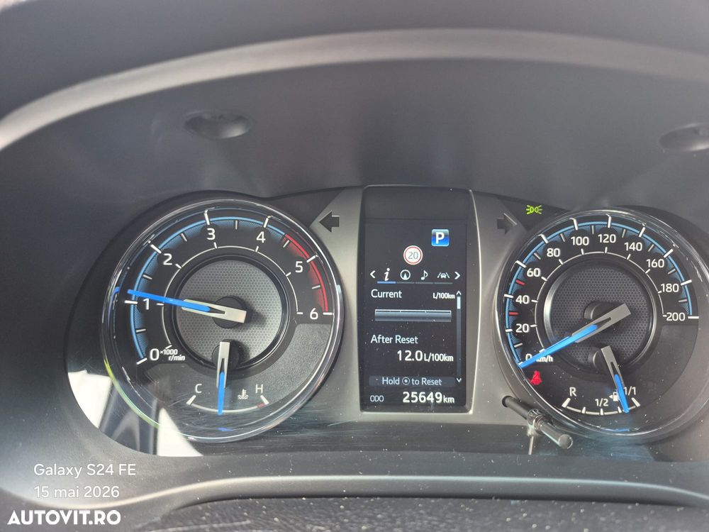 Toyota Hilux 2.8D 204CP 4x4 Double Cab AT Invincible - 26