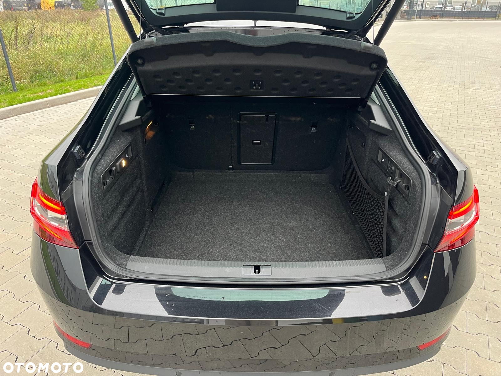 Skoda Superb 1.8 TSI L&K DSG - 8