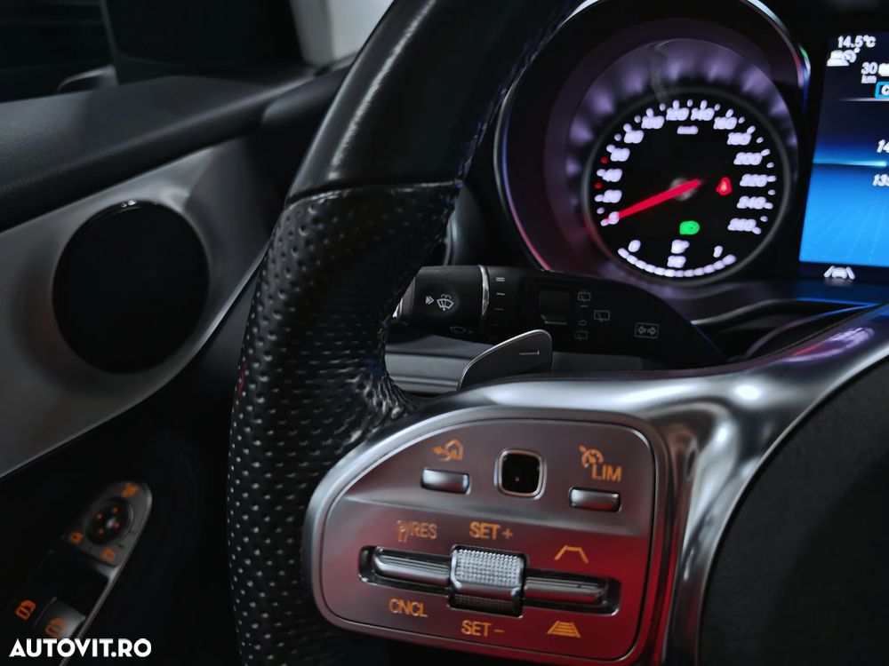 Mercedes-Benz GLC 300 de 4Matic 9G-TRONIC AMG Line - 24