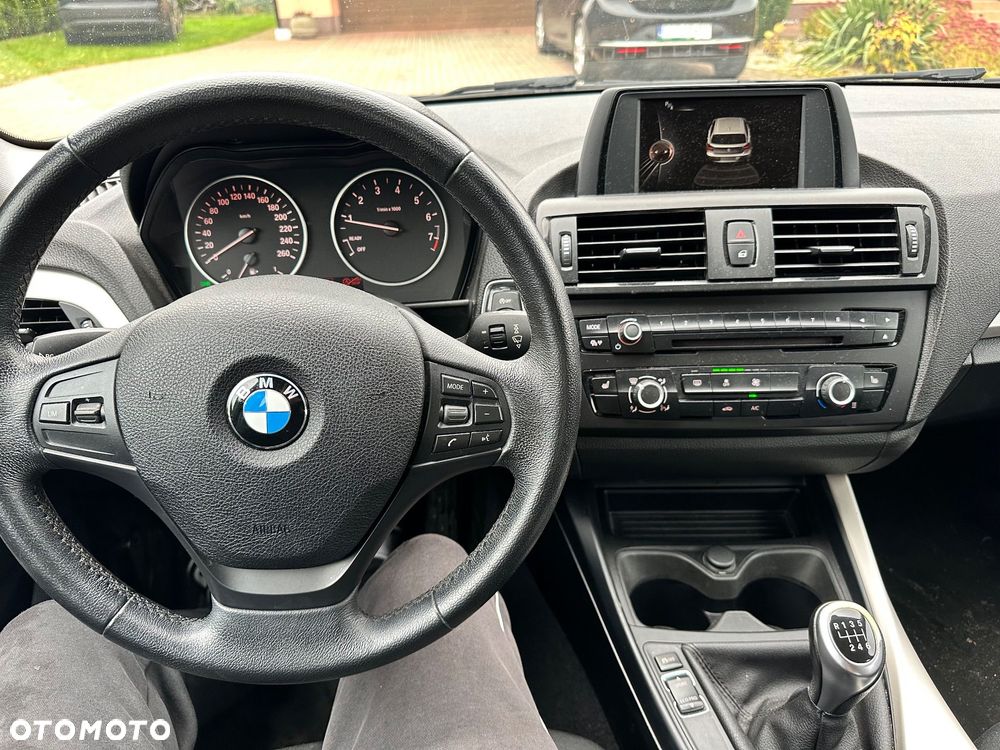 BMW Seria 1 116i - 13