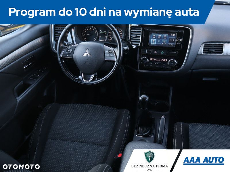 Mitsubishi Outlander - 8