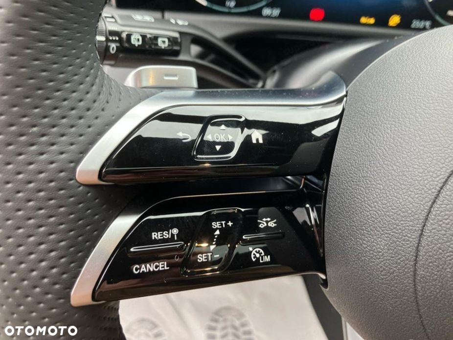 Mercedes-Benz Klasa E 220 d mHEV 4-Matic AMG 9G-Tronic - 12