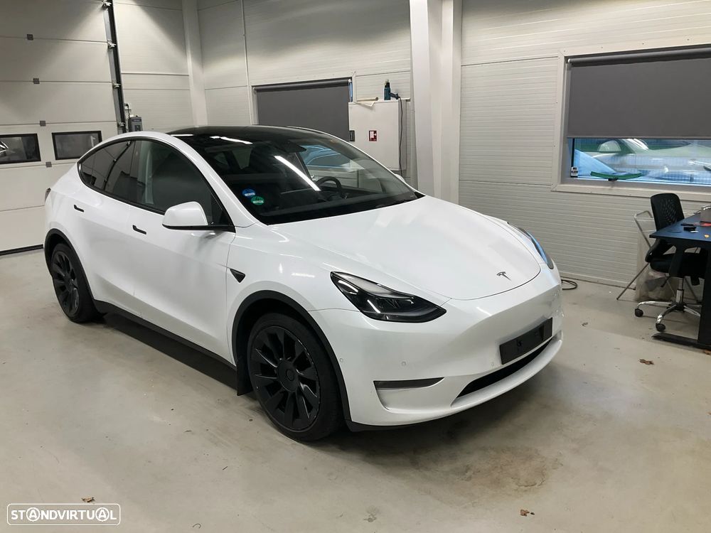 Tesla Model Y Long Range Dual Motor AWD - 1