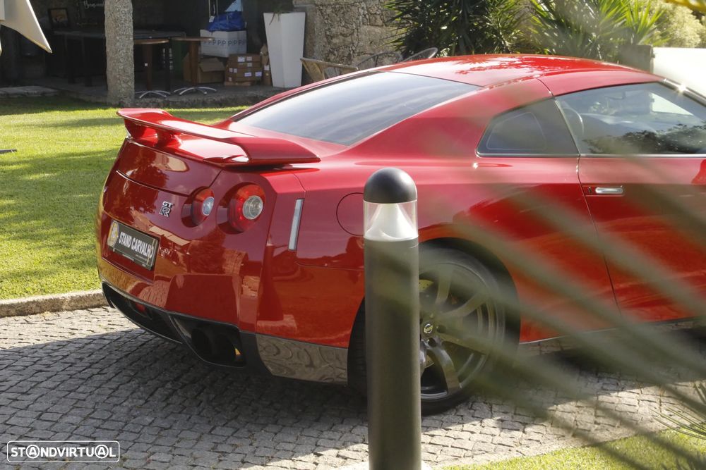 Nissan GT-R Premium Edition - 7