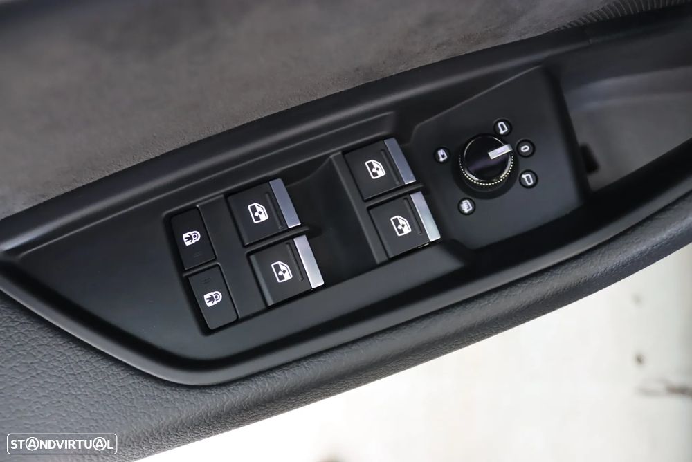 Audi e-tron 55 quattro S line - 19