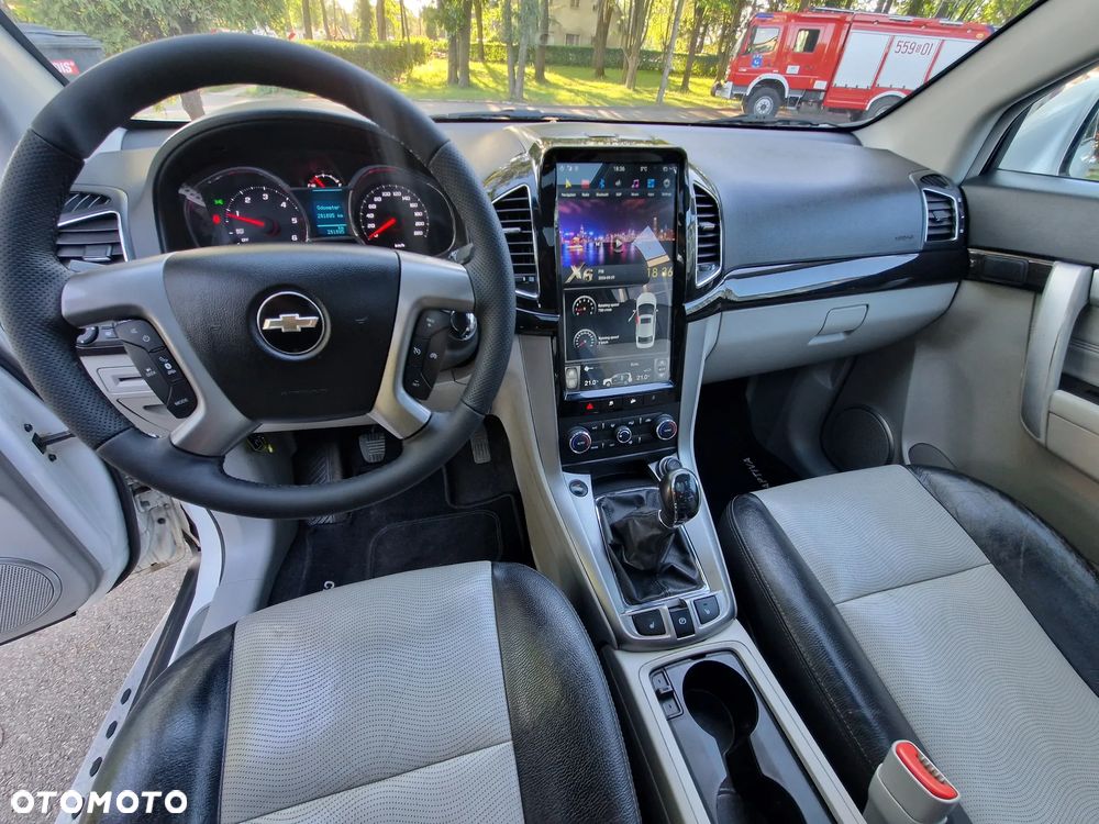 Chevrolet Captiva 2.2 D LT+ - 10