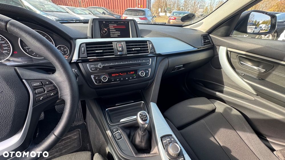 BMW Seria 3 318d DPF Edition Sport - 35