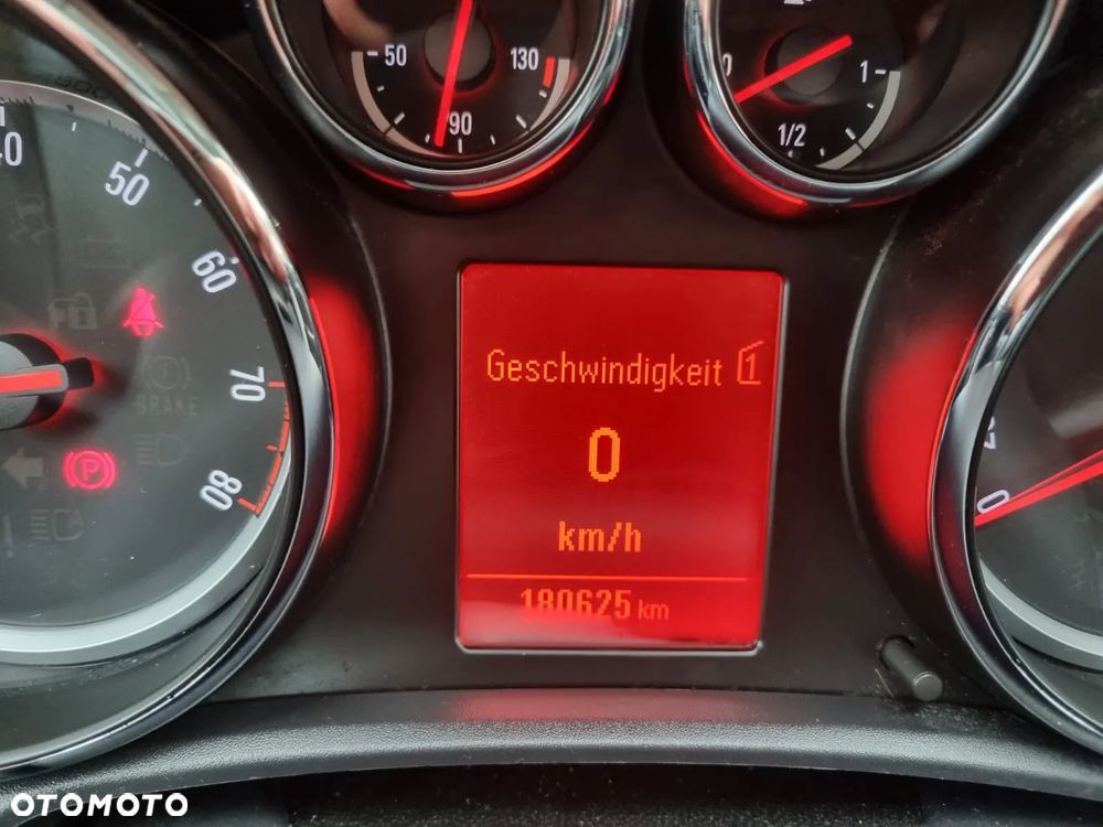 Opel Astra 1.4 Turbo 150 Jahre - 22