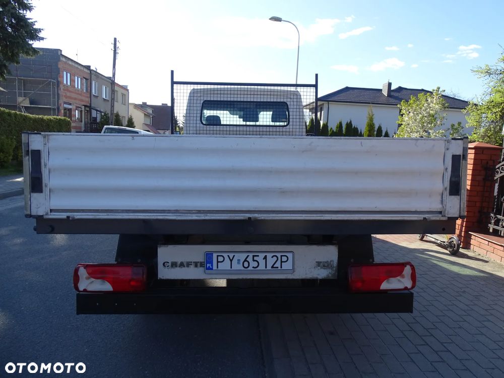 Volkswagen CRAFTER 2,5 TDI -136 KM -klimatyzacja ,skrzyniowy, blizniaki , 73.000 tkm  super stan ! - 13