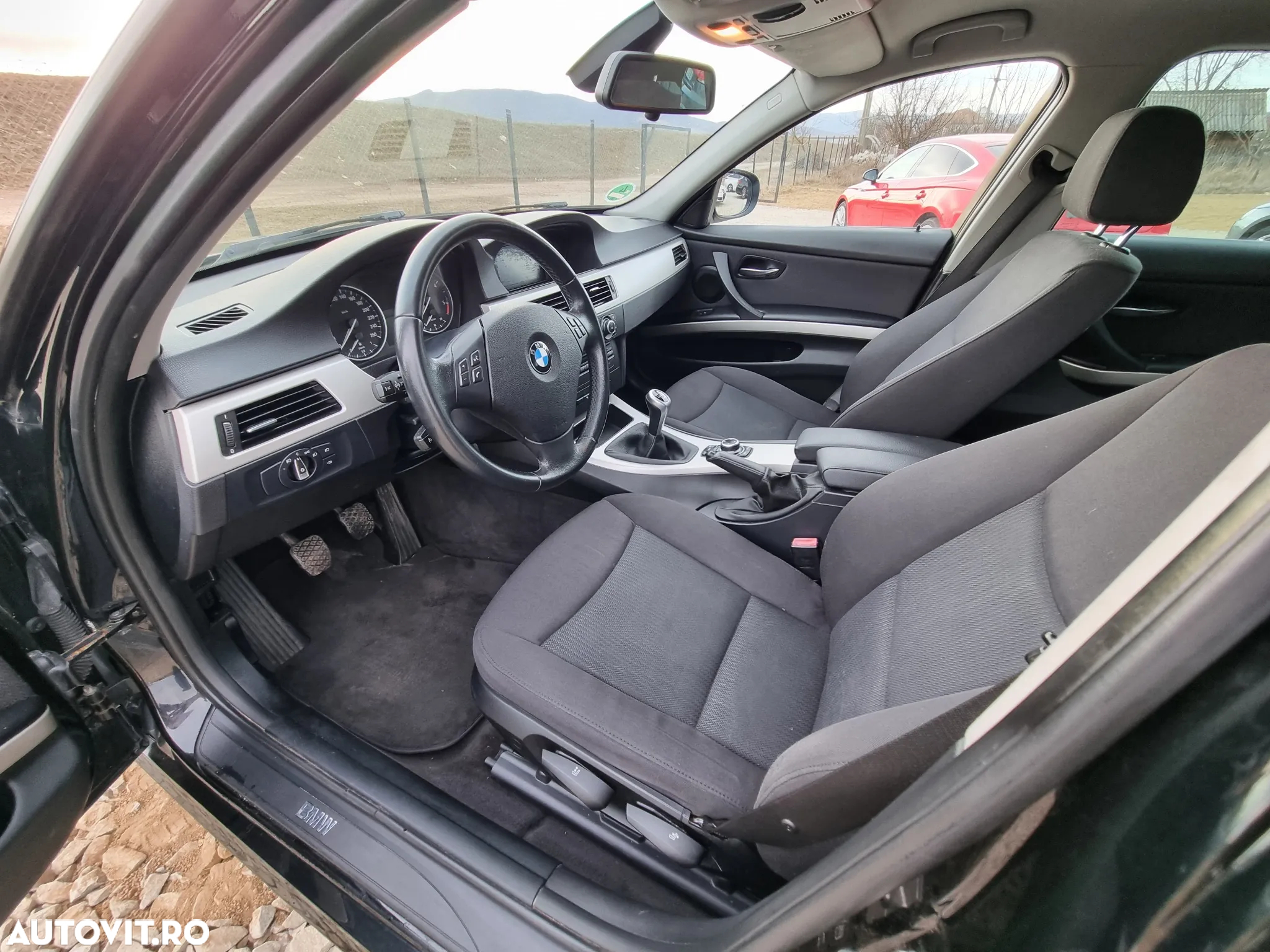 BMW Seria 3 320d DPF Touring - 10